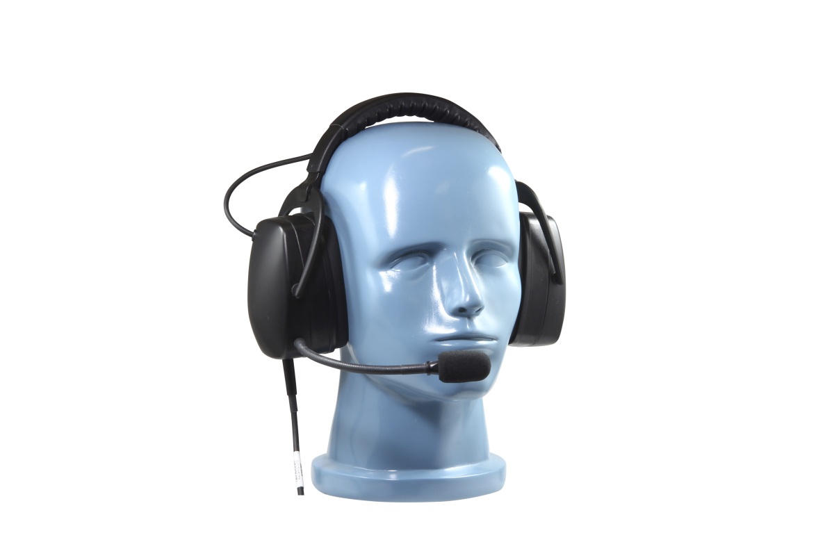 Hellblaues Schaufensterpuppenkopfmodell mit schwarzem, ohrumschließendem TITAN Clearcom Headset, Kopfbügel und Mikrofon. Dicke Ohrmuscheln, gepolsterter Bügel, schwenkbares Mikro mit Schaumstoff. ATEX/IECEx.